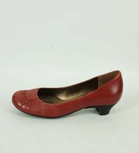 clarks red pumps
