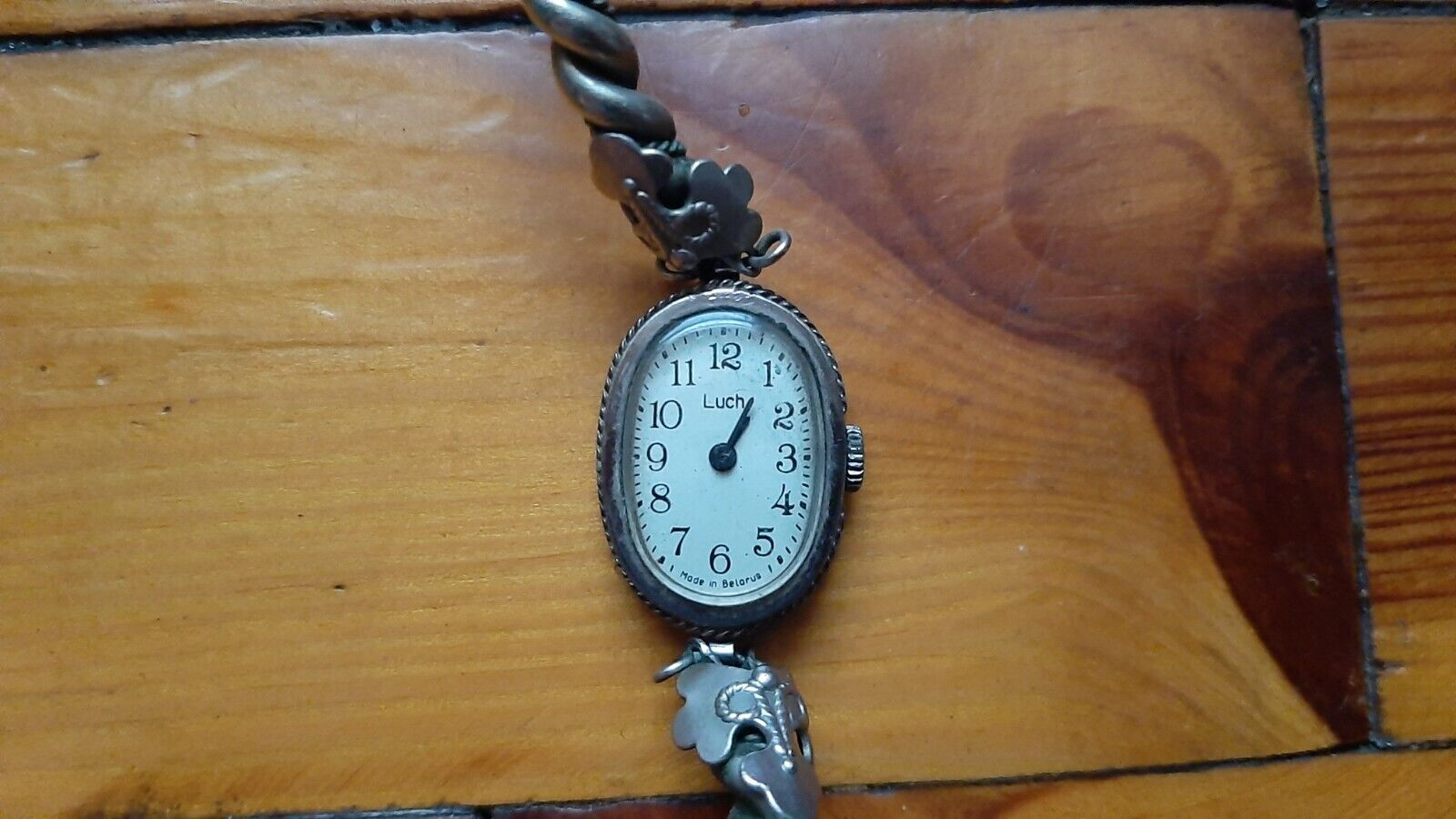Vintage women's watch Luch with Belarus caliber 1801.1