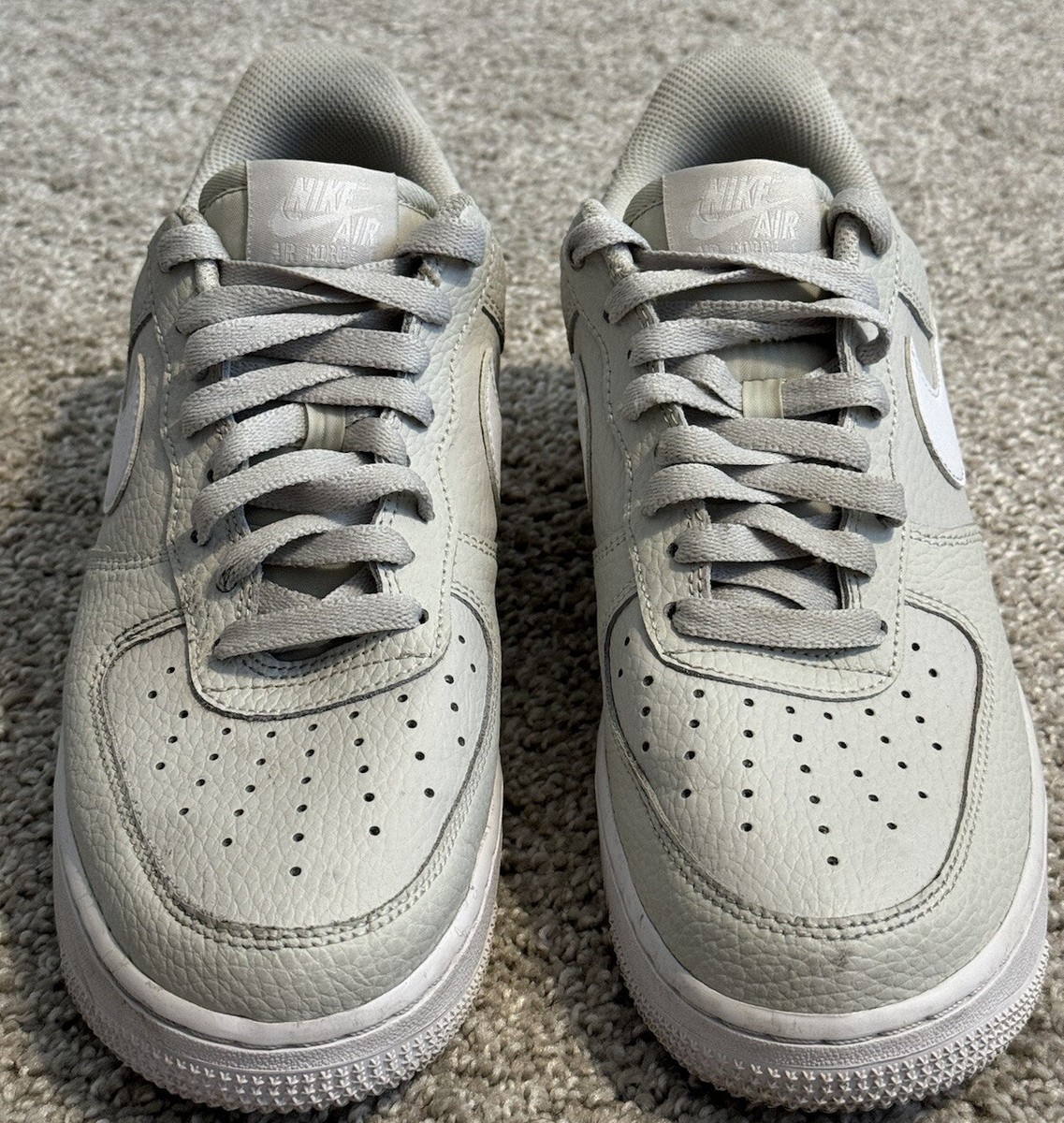 W AIR FORCE 1 '07 “LIGHT BONE“レディース24センチ NIKE WMNS AIR FORCE 1 '07 