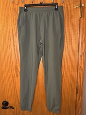 Lululemon Surge Jogger Men  s Medium 29  Fatigue Green EUC