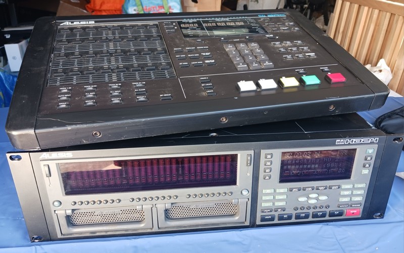 Alesis HD24 24-Track Hard Disk Recorder With 2 Drive Bays, BRC & small Remote