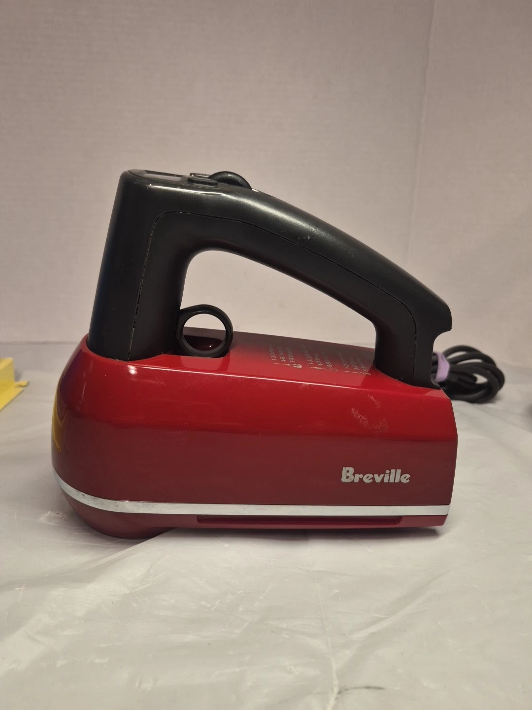 Red Breville BHM800 SILUSC 9-Speed Digital Scraper Hand Mixer - No Attachments
Opens in a new window