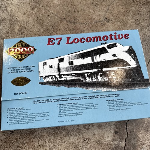 Proto 2000 HO #23065 City Of San Francisco E7 Diesel Locomotive #907 Mars Light - Picture 8 of 9