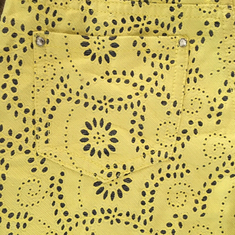 NWT Code Bleu Premium Yellow Blue Eyelet Dress Shorts Size 12 Inseam 6" Inseam - Image 2 of 4