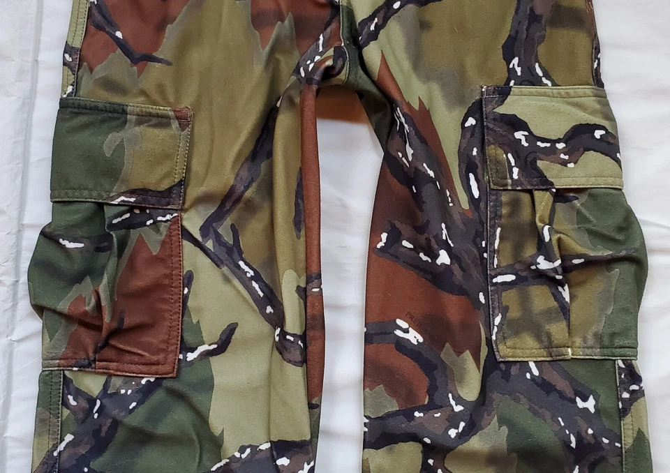 PREDATOR CAMO Hunting CAMO Cargo Polyester Pants SZ 28x32 - Image 4 of 4