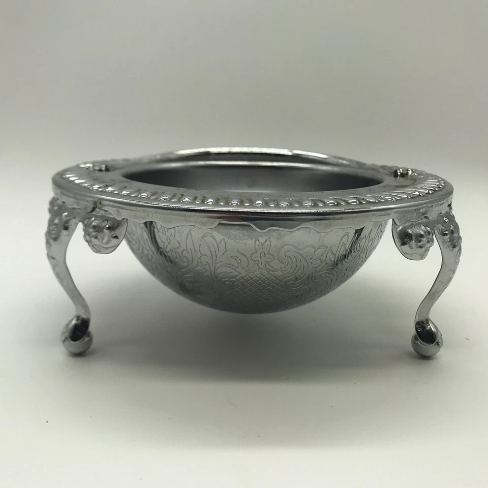 Plato de mantequilla plateado vintage de mediados de siglo con patas de esfera tapa giratoria (usado) Foto 3 de 4