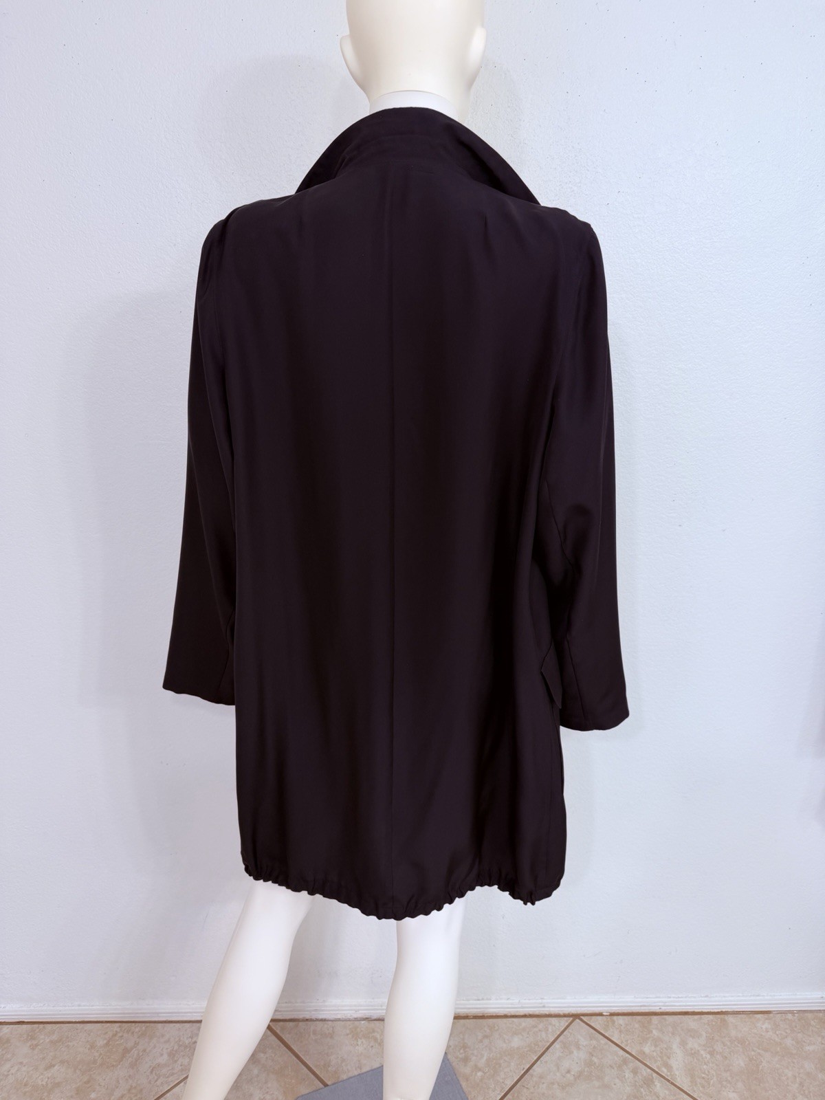 Akris Black 100percent Silk Coat Jacket Rain Coat Trench Coat Made Switzerland Fits L image 2