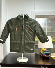 Unisex Kids Green Puffer Jacket Size S Polyester Zip Front w/ Zipped Pockets