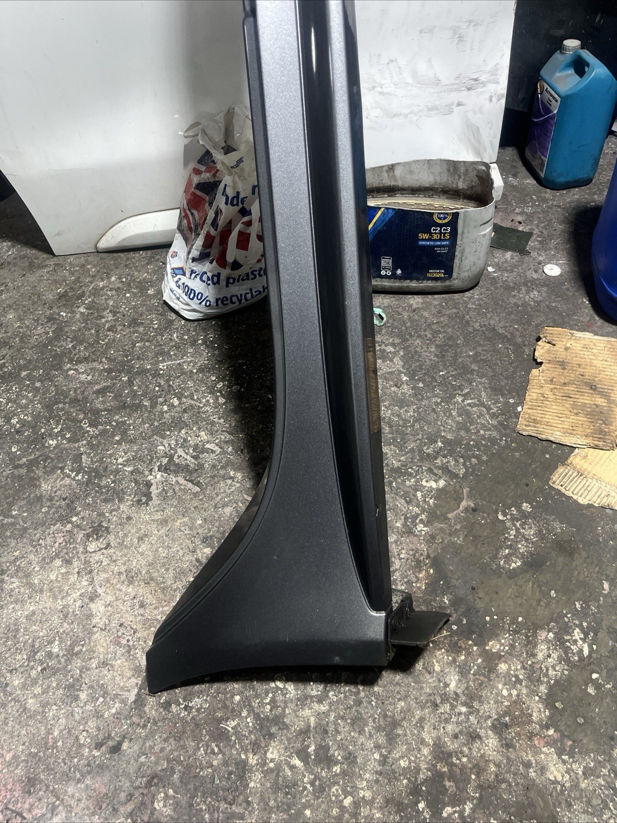 2017 Jaguar Xf Driver Side Skirt Gray
