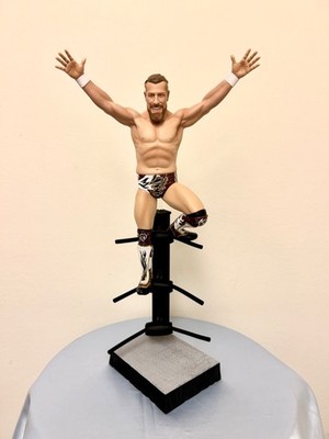 Bryan Danielson Diamond Select Action Figure Gallery Diorama PVC Statue