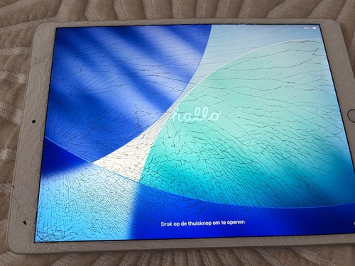 Apple iPad Air - 64GB - WiFi + Celluar Tablet 10,5", iOS, 4G Display defekt