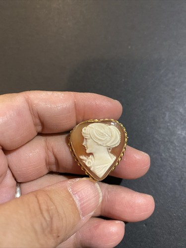 Ciondolo spilla cuore conchiglia cammeo oro giallo 14 kt vintage firmato APA - Foto 4 di 7