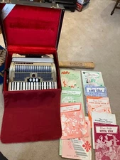 HOHNER  hohner accordian twenty-L w/ case music stand & music metal flake gold