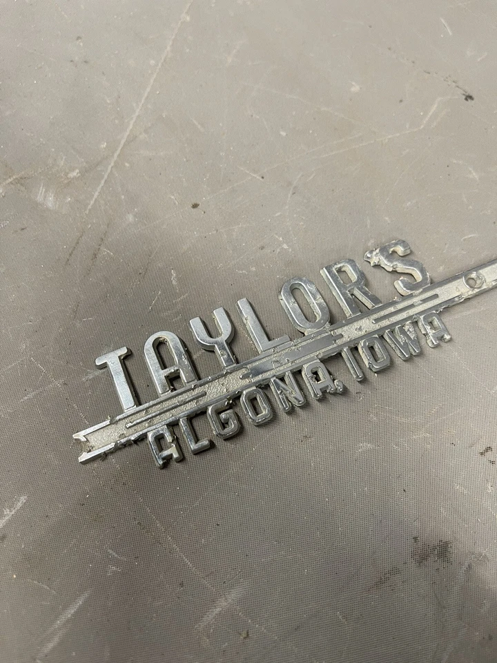 Табличка с эмблемой дилера винтажных автомобилей Chevy Ford Taylor's Algona Iowa Camaro Nova - Изображение 2 из 4