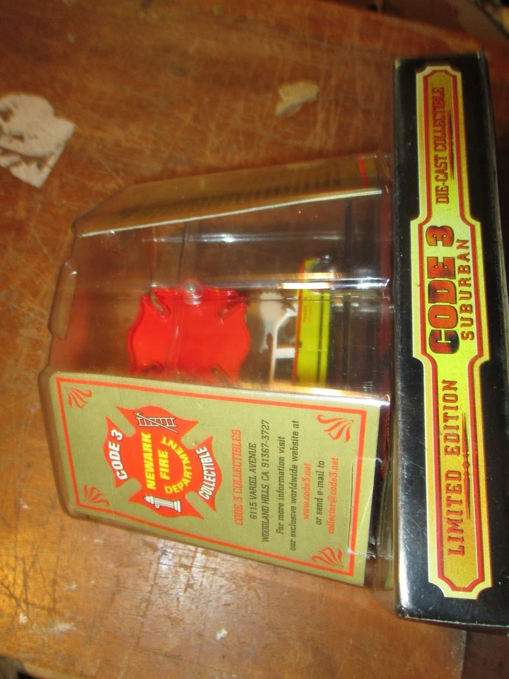 CODE 3 Chevy suburban newark fire dept. 1/64  limited ed 12408 very good looking - Image 3 of 4