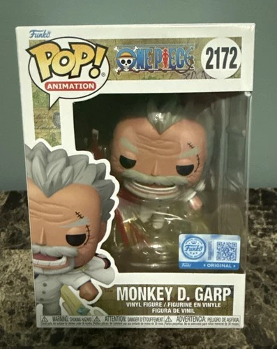 Funko Multiple: One Piece - Monkey D. Garp - (Exclusive) + Protector