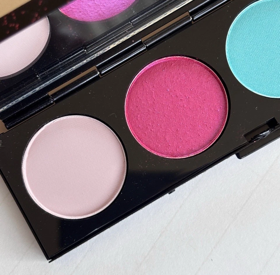 MAC HELLO KITTY TOO DOLLY SOMBRA DE OJOS PALETA X4 - COLECCIÓN KITTY KOUTURE 2009 Foto 4 de 4