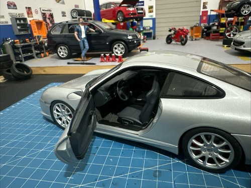 1:18 autoart porsche 911 (996) GT3 2003 - Foto 3 di 13