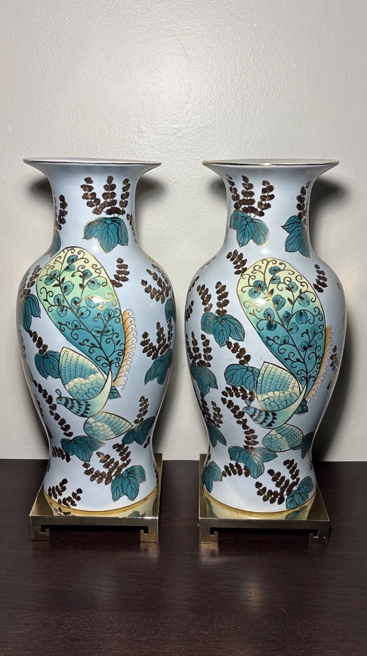 Matching Pair Chinese Jingdezhen Porcelain Chinoiserie Blue Vases w Brass Stands