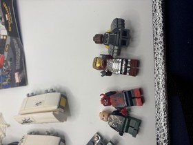 LEGO Marvel 76083 Beware The Vulture Incomplete Comic Book Instructions Minifig