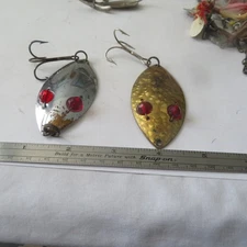 FISHING LURE 2 HOFSCHNEIDER 3" RED EYE WIGGLER  SPOON   GOLD AND CHROME