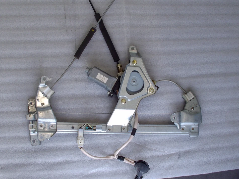 2004-2006 Toyota Tundra Crew Cab Rear Window Regulator - Image 3 of 4