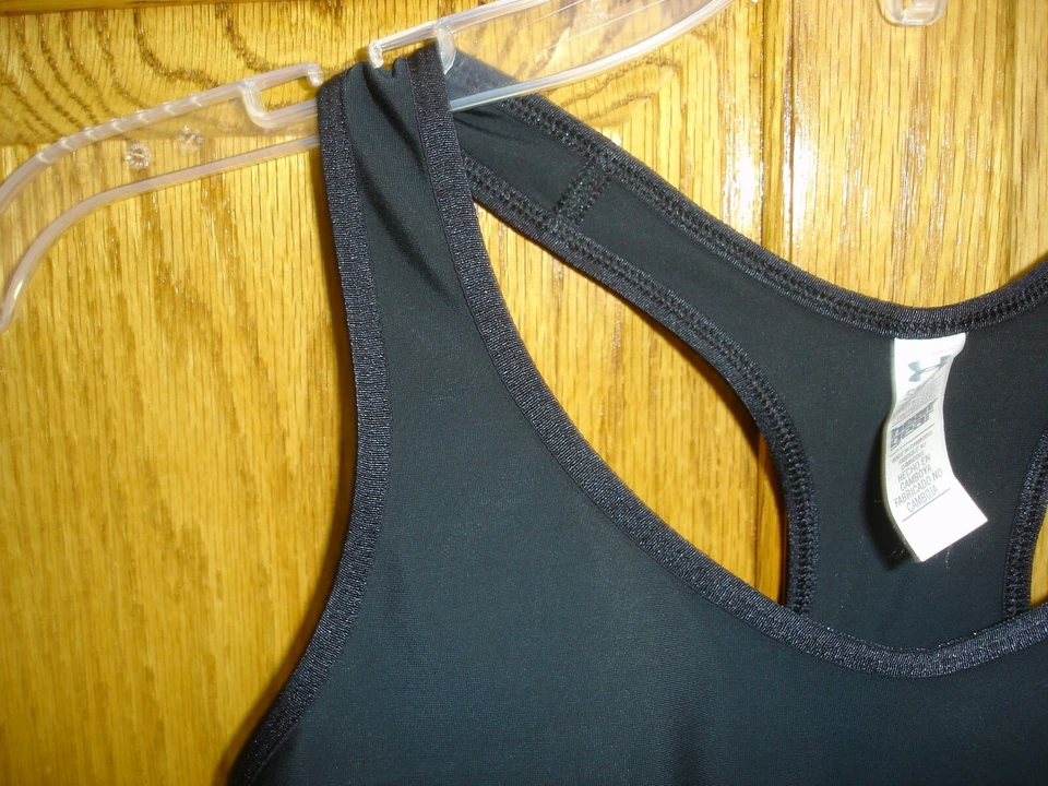 NUEVO CON ETIQUETAS SUJETADOR DEPORTIVO UNDER ARMOUR IMPACTO MEDIO MUJER SM/P NEGRO Foto 4 de 4
