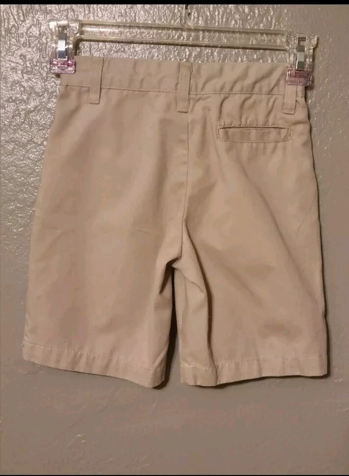 U.S Polo Assn uniforme pantalones cortos caqui niñas usado talla 6 Foto 2 de 4