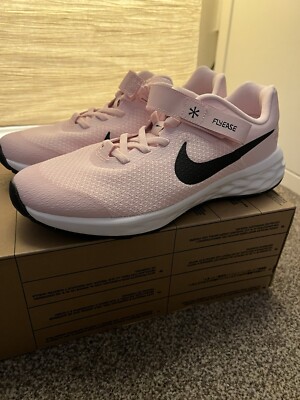 nike supportive sneakers