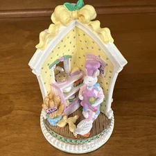 Bunny Corners in the Bunny Family Village "Bunny Bakery & Duck Deli" BC05 1996