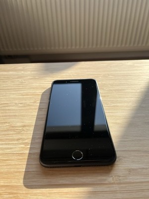 Apple iPhone 8 Plus - 64GB - Space Grey (Ohne Simlock)