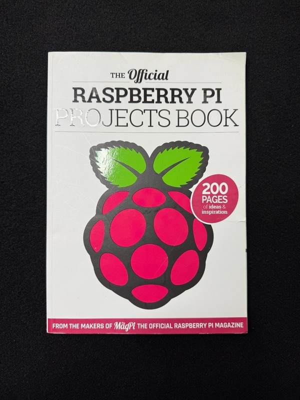 The Official Raspberry Pi Projects Book 2015 MagPi 200 Pages Maker DIY Guide