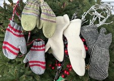 Vintage 4pr 100 Handspun WOOL Mittens HANDKNIT Adult  Children Christmas Decor