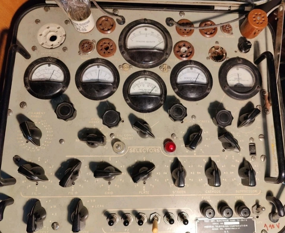 Tube tester , Test set Electron Tube TV-2A/U , Röhrenprüfgerät - Image 2 of 4