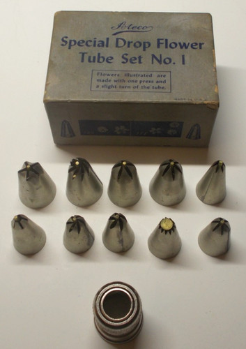 Vintage Ateco 10 Metal Drop Flower No. 1 Pastry Tips with Coupler