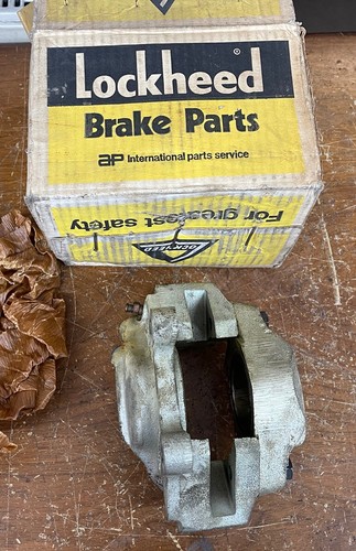 TRIUMPH 216132 STAG MK I & STAG MK II L/H/F LOCKHEED CALIPER (SHOP SOILED) - Picture 2 of 5