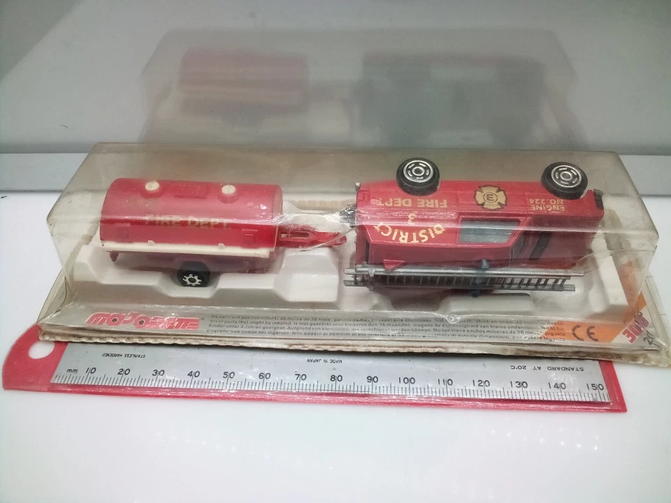 Majorette / #376 - Range Rover & Water Tank Trailer - Red - Fire Dept - Model x1 - Image 2 of 4