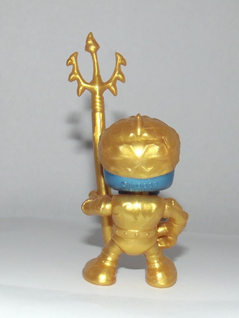 Treasure X Sunken Gold Moose Toys Golden Skeleton Hunter w/Trident