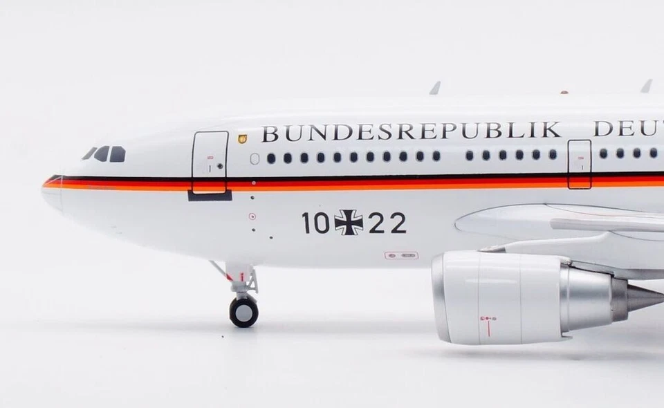 1:200 IF200 Alemania - Aire para Airbus A310-300 10+22 con soporte Foto 3 de 4