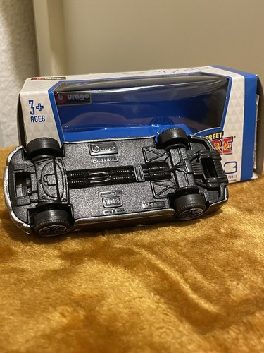 Coche Miniatura BMW M4 F82-F83 1/43 Burago Cabriolet Nuevo Con Caja - Imagen 6 de 6