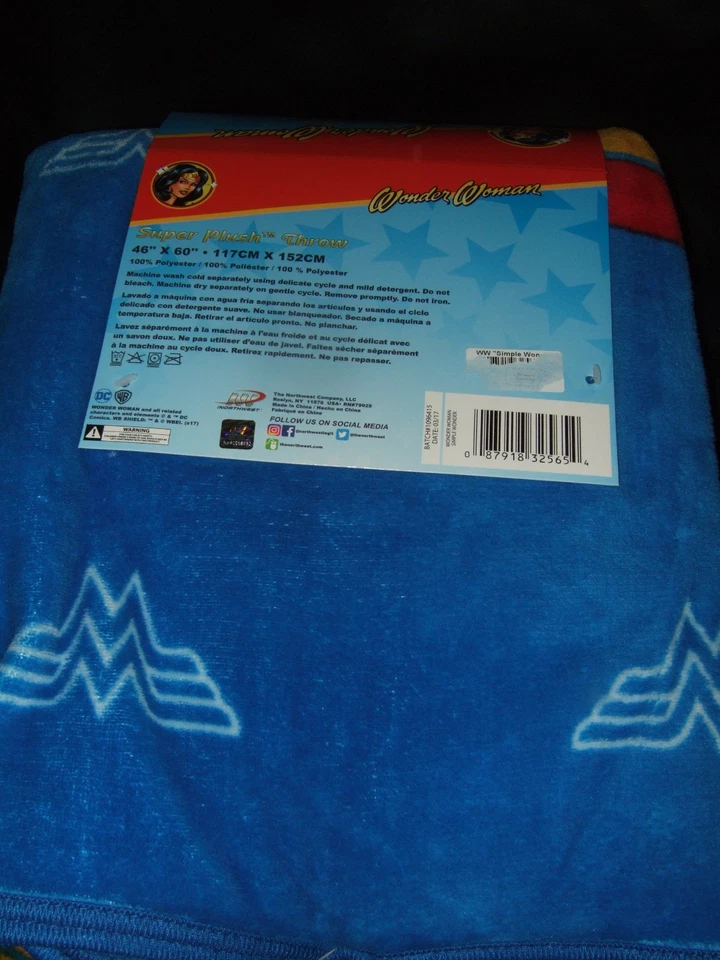 Nuevo con etiquetas DC Comics Wonder Woman WW Super Peluche Raschel Polar Manta de Cama 46X60 Foto 3 de 4