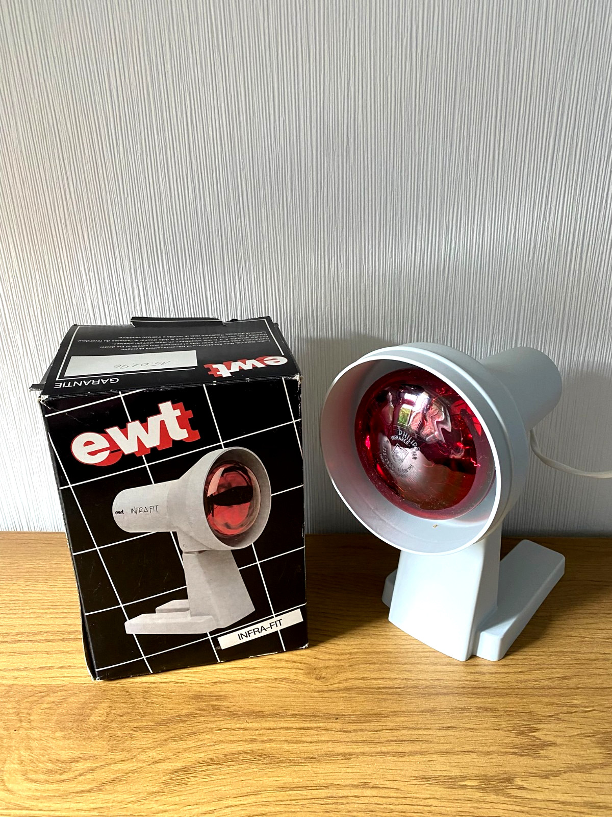 EWT Infrarotlampe 90er weiß neuwertig Philips 150 Watt Rotlicht Wärme Licht