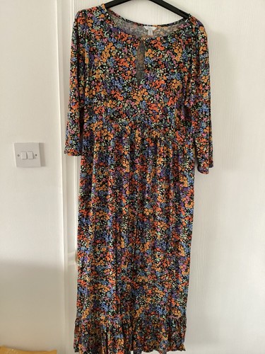 Pretty M & Co Floral Jersey Dress Size 14