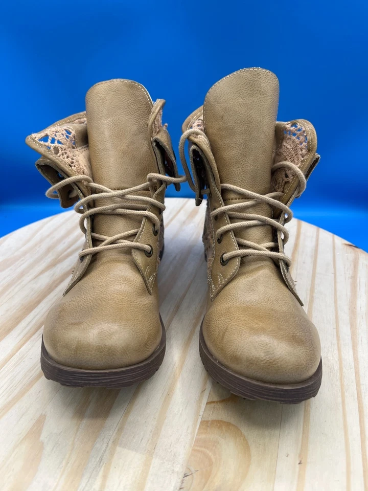 Rock and Candy by ZiGi Combat Boot Spraypaint Women's Sz 7 Tan Vegan 1" Heel - Image 3 of 4