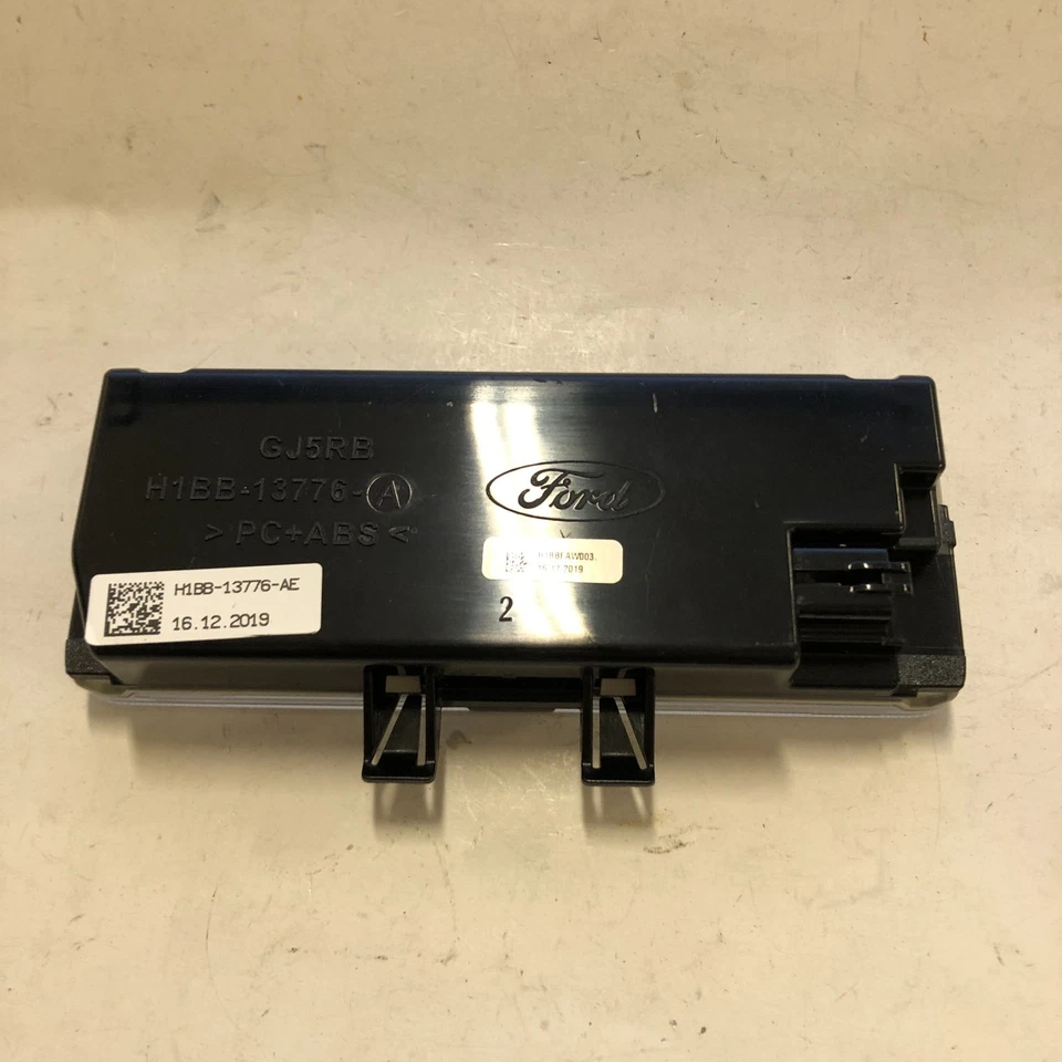 Genuine Ford Fiesta MK8 Rear Interior Light 2223539 NEW - Image 4 of 4