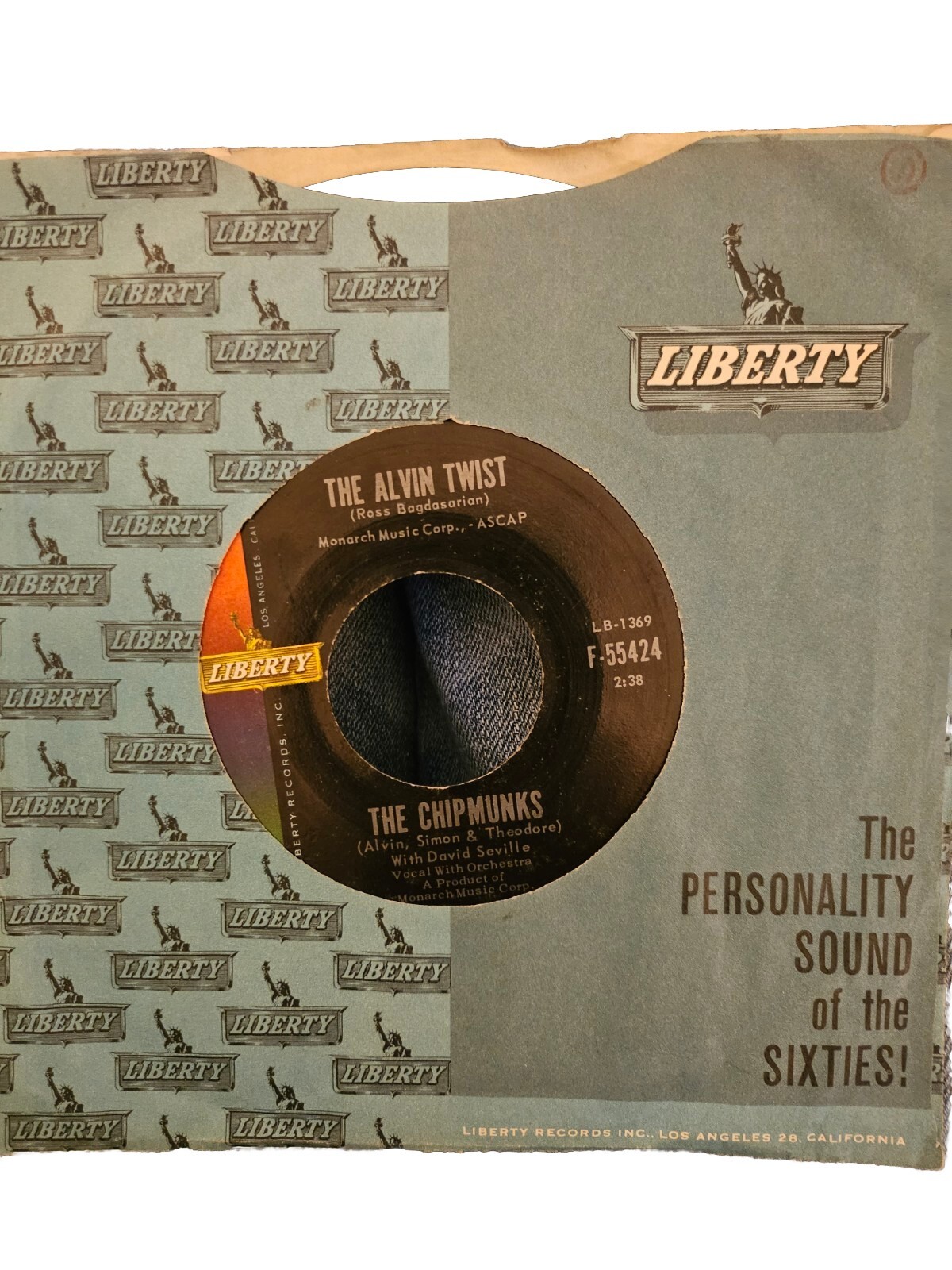 Vintage Vinyl Records 45s The Chipmunks-image