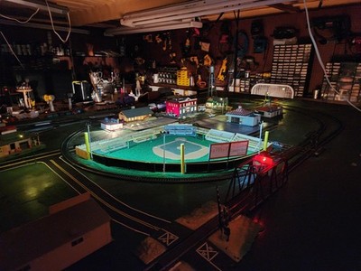 ho train set with accessories and 5' x 9' table with 6 legs