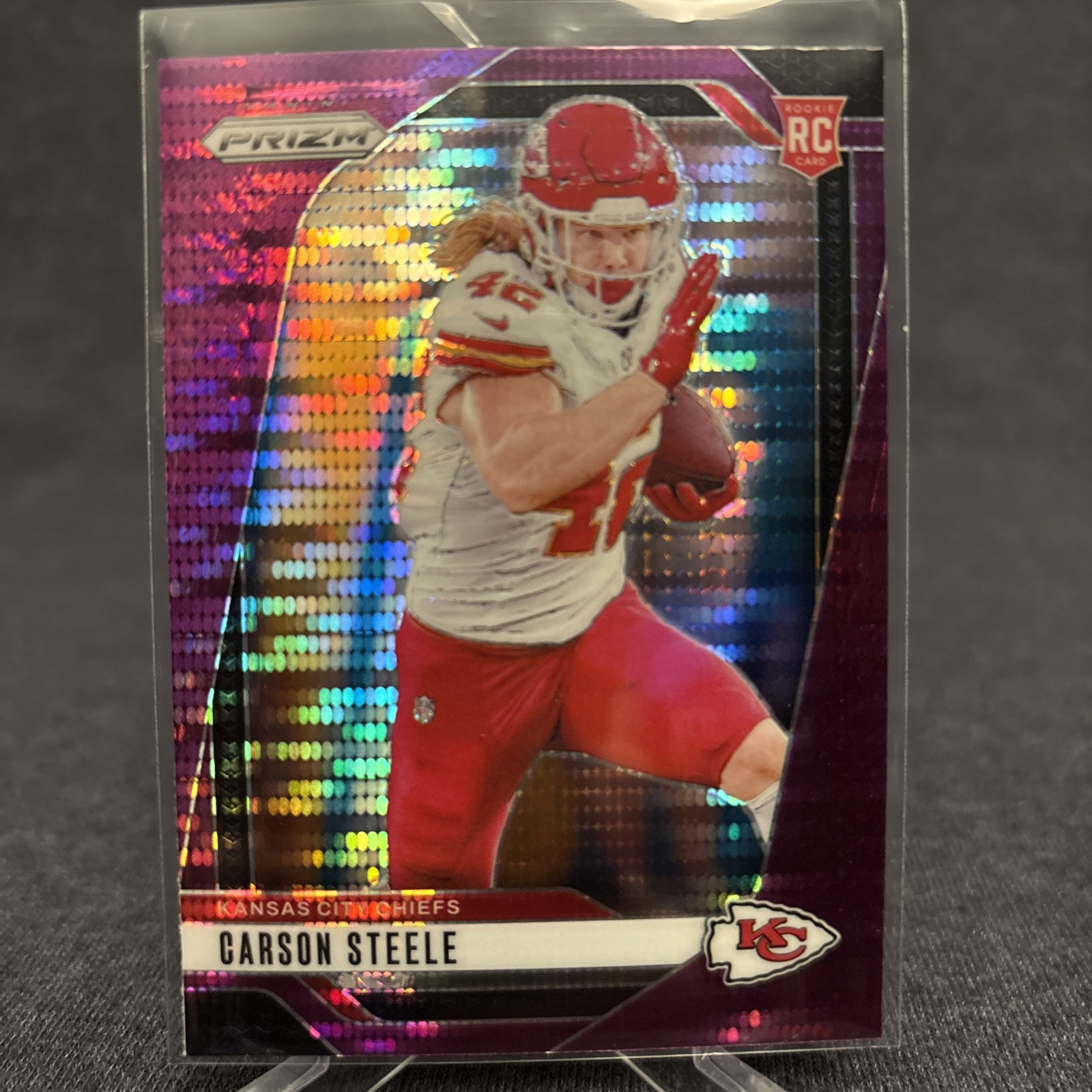 2024 Panini Prizm - Rookies Purple Pulsar Prizm #377 Carson Steele (RC)