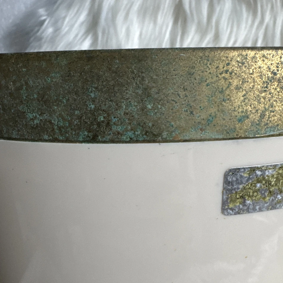 Antigo conjunto de banheiro MCM três peças 22 quilates banhado a ouro pátina lixeira, Kleenex s - Imagem 3 de 4