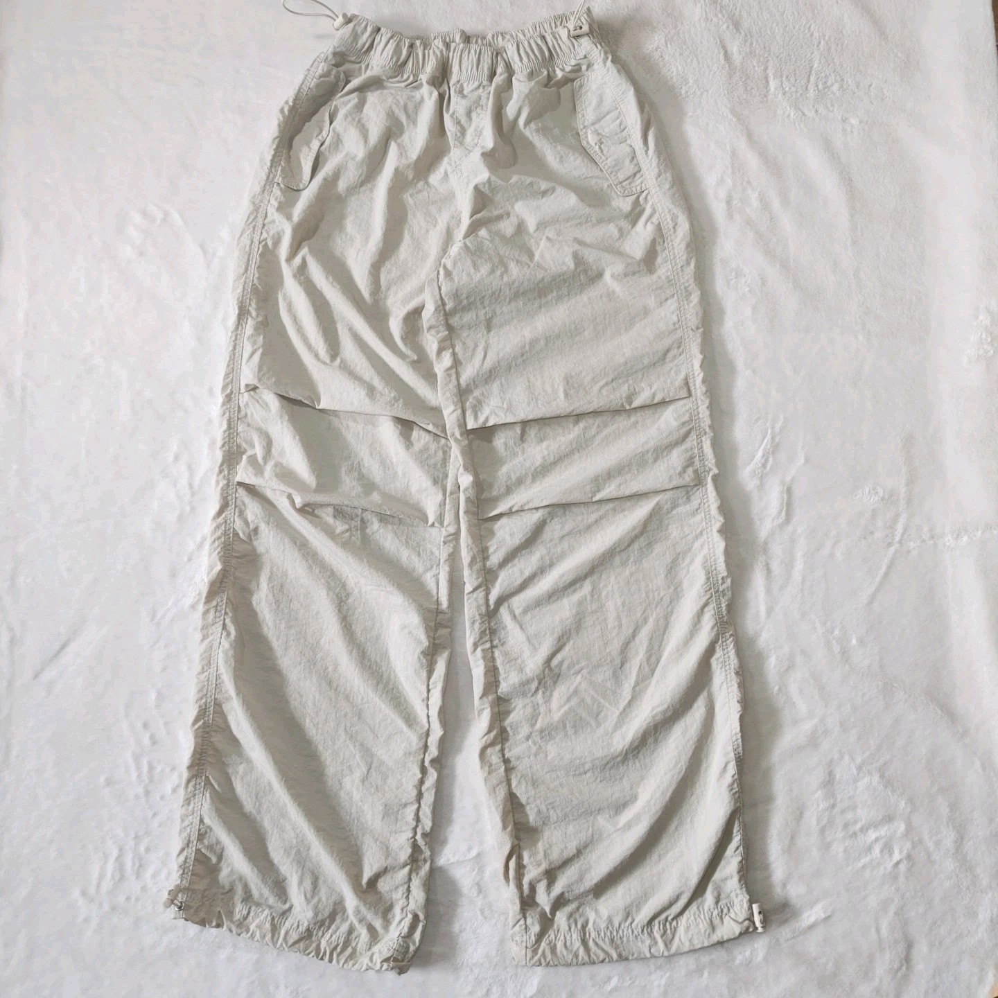 Love Tree Medium Loose Fit Cargo Pants with Pockets in Khaki Tan Wide Leg Style